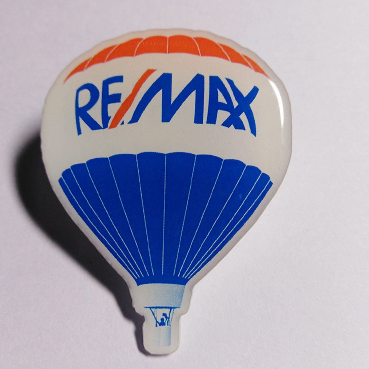 Custom Hot Air Balloon Shape LED Acrylic Flashing Badge