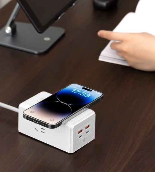 Adapters W/2 USB Ports & 2 Type C Ports 30W Wireless Charging