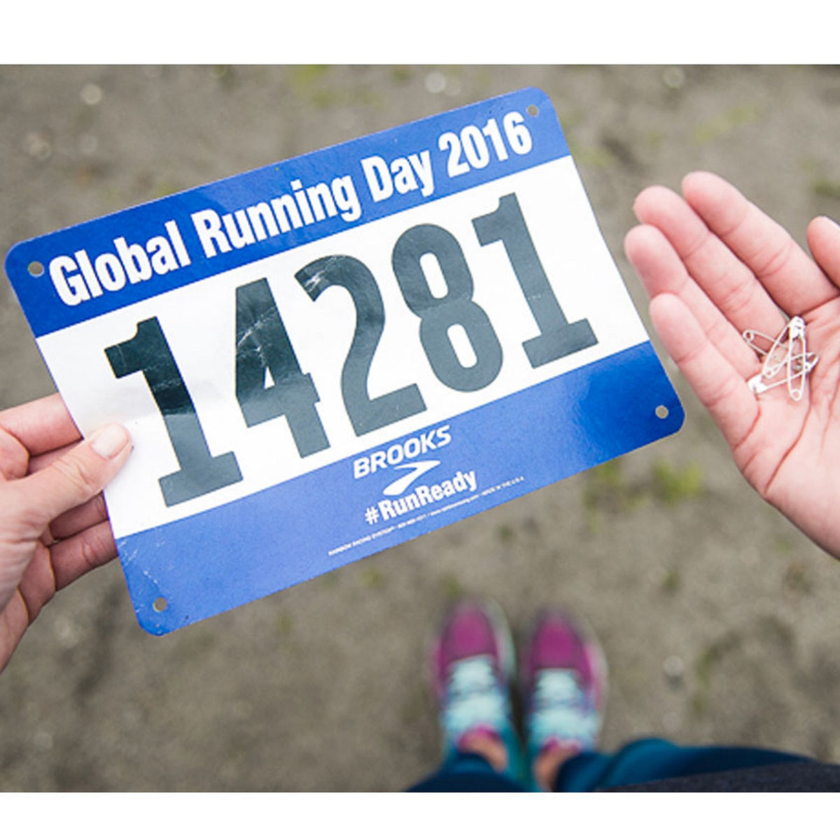 Custom 9.5" x 7.5" Paper Running Race Numbers Marathon Bibs with Safety Pins