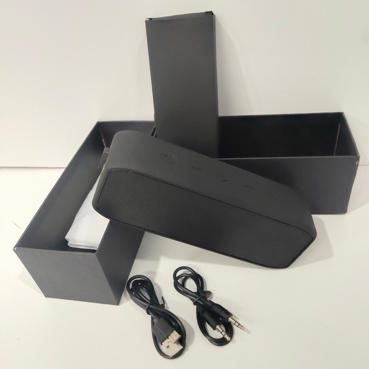 20W 2400 mAh IPX7 Water-resistance Square Wireless Speaker