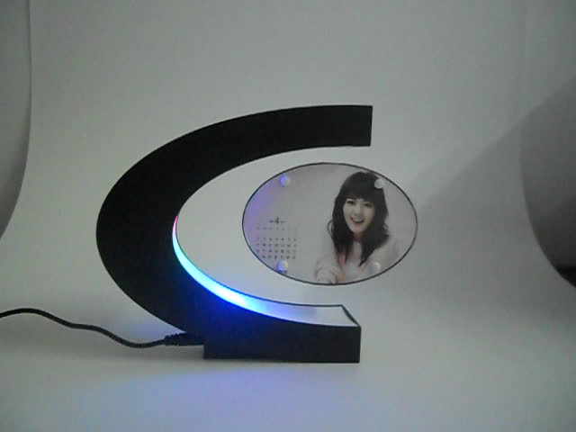 Magnetic Floating Photo Frame