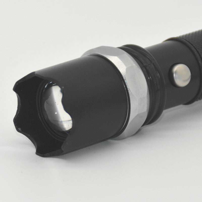 Bright Zoomable LED Flashlight With Rechargeable Battery For Outdoor Emergency