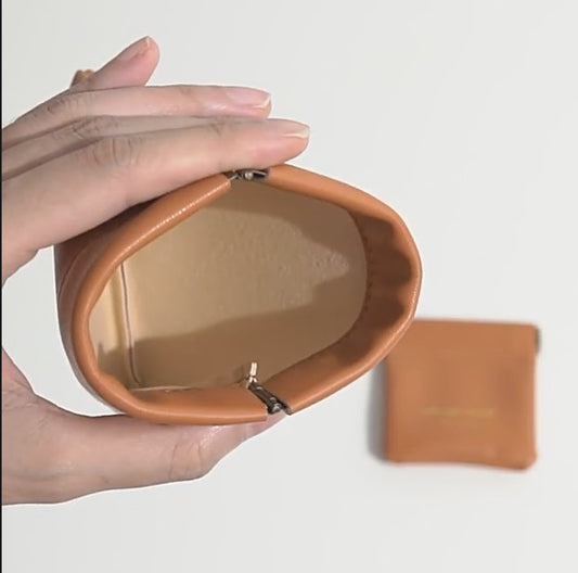 PU Leather Charging Bay Earbudsr/Charging Case Holder