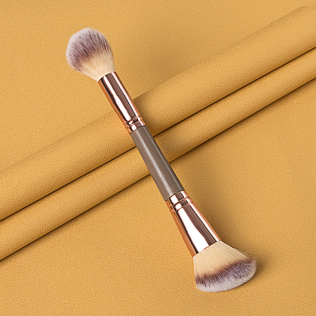 Dual Ended Makeup Brush Concealer & Highlighter Brush for Professional Makeup Application
