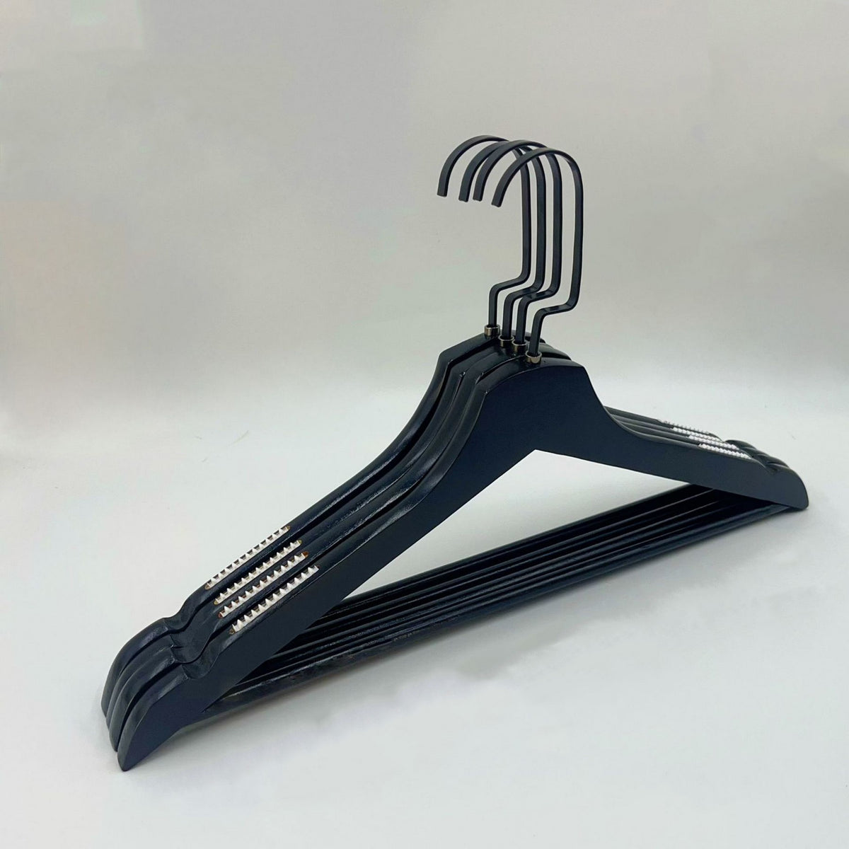 Non-Slip Wide Shoulder Wooden Hanger Coat Hanger Clothe Hanger (Single Pack)