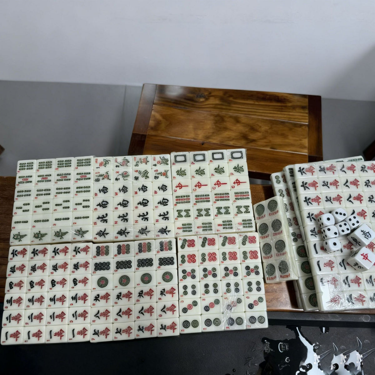 Custom 152-Tile Size 30 Mahjong Set