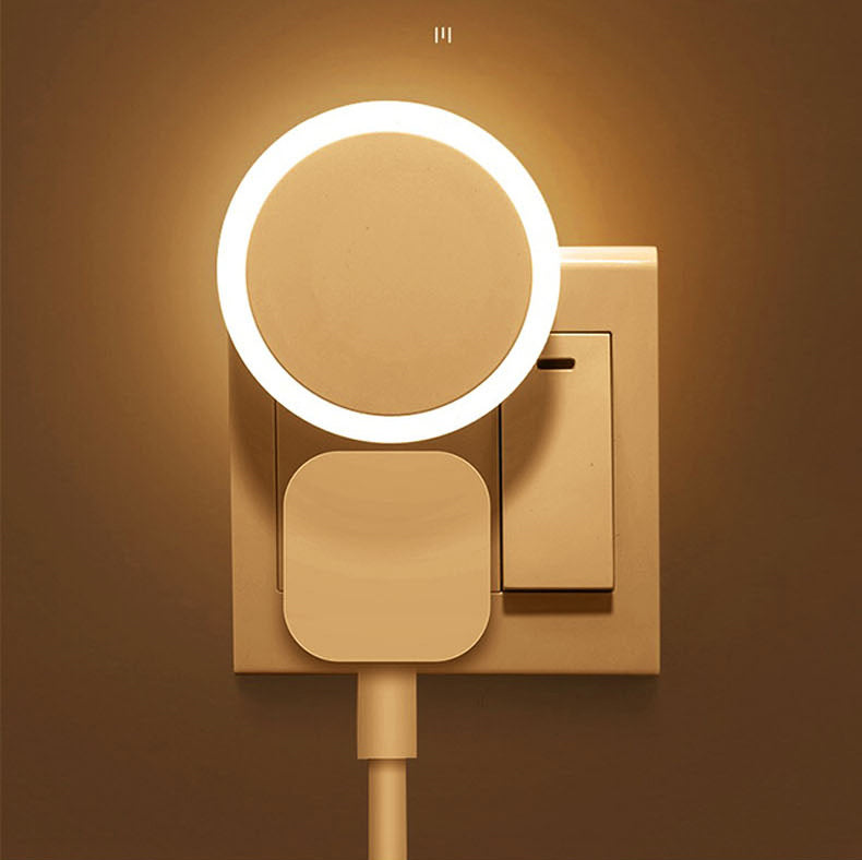 Auto On/Off Plug-in Night Light Dusk to Dawn Sensor Nightlight