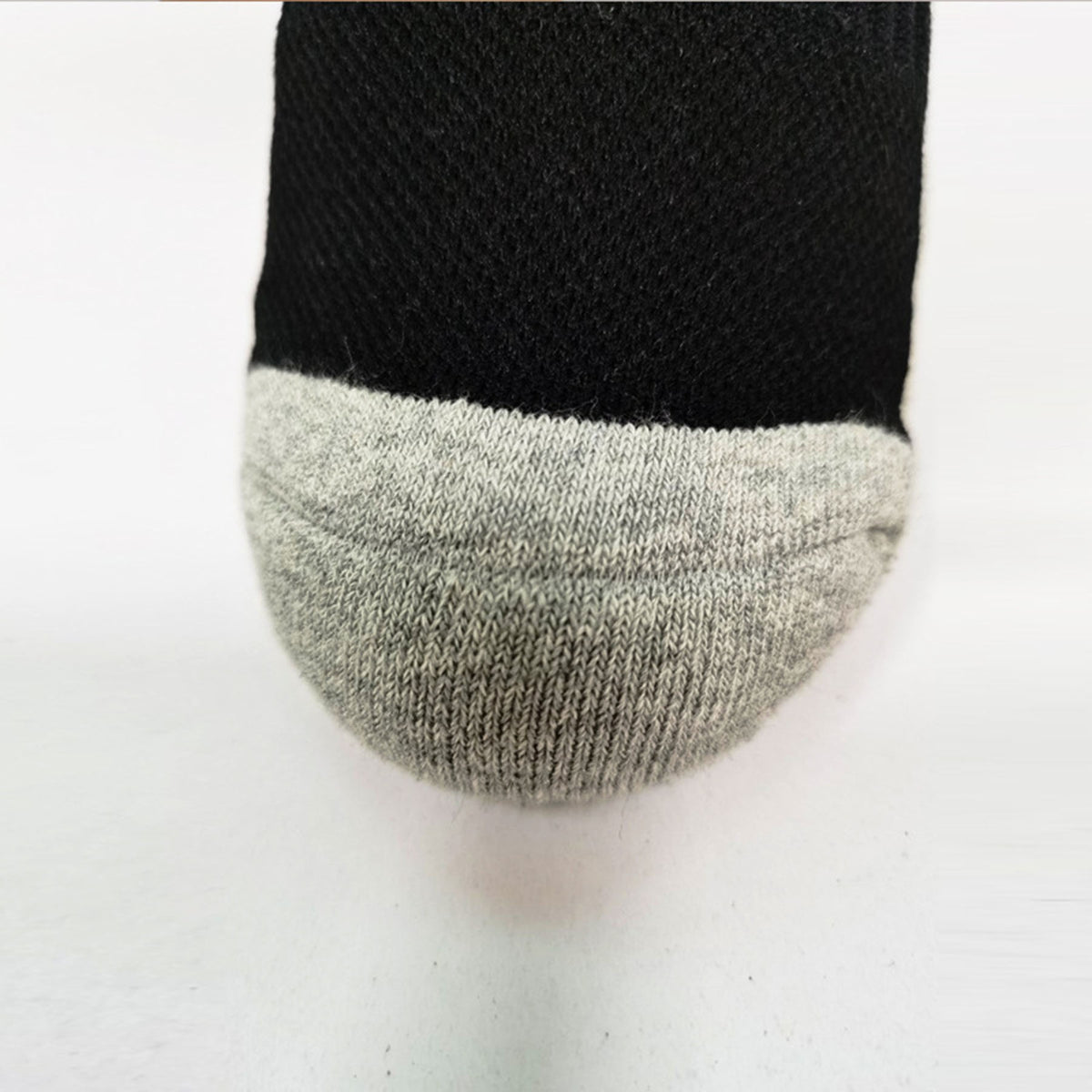 Men's Grip Soccer Socks Anti Slip Athletic Socks Non Slip Football Basketball Socks with Grip Pads