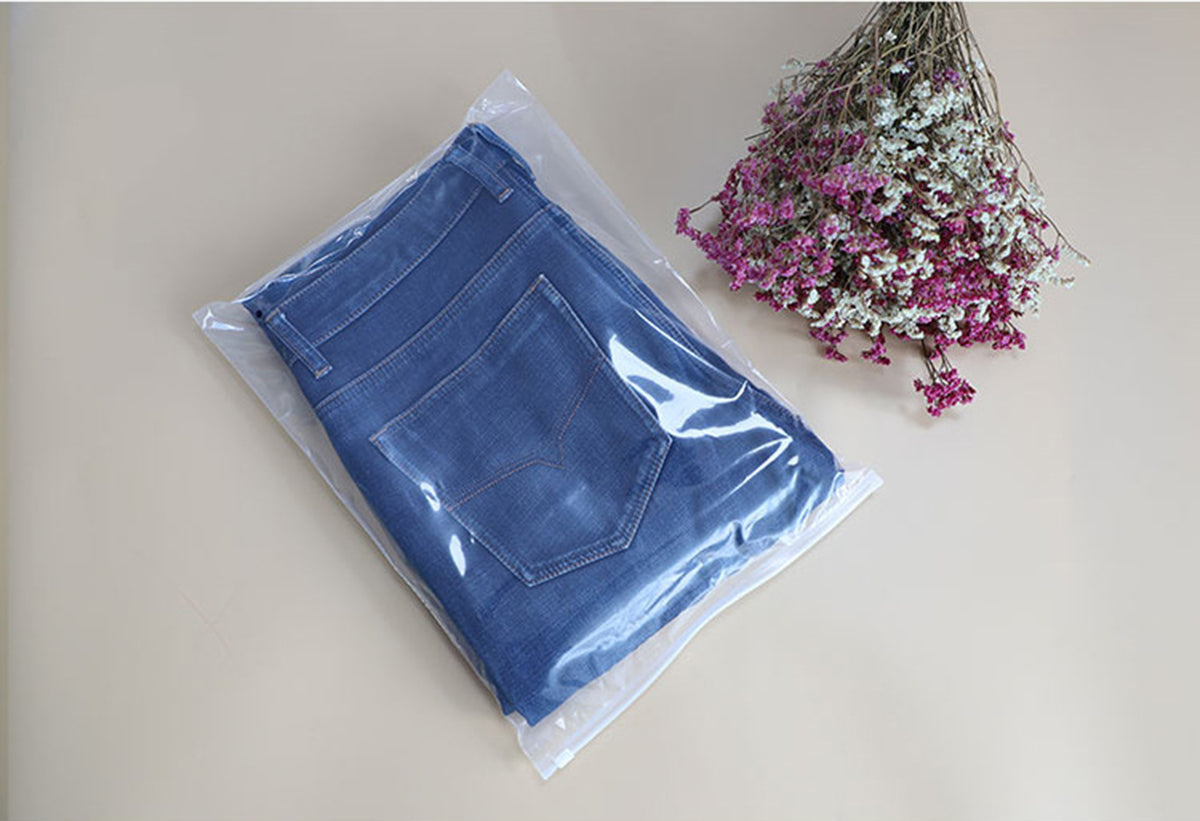 8.66 x 14.96" PE Zipper Bag 7C Thickness