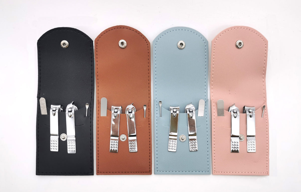 Spot Handle Clippers 4 Pieces Manicure Set W/ PU Case